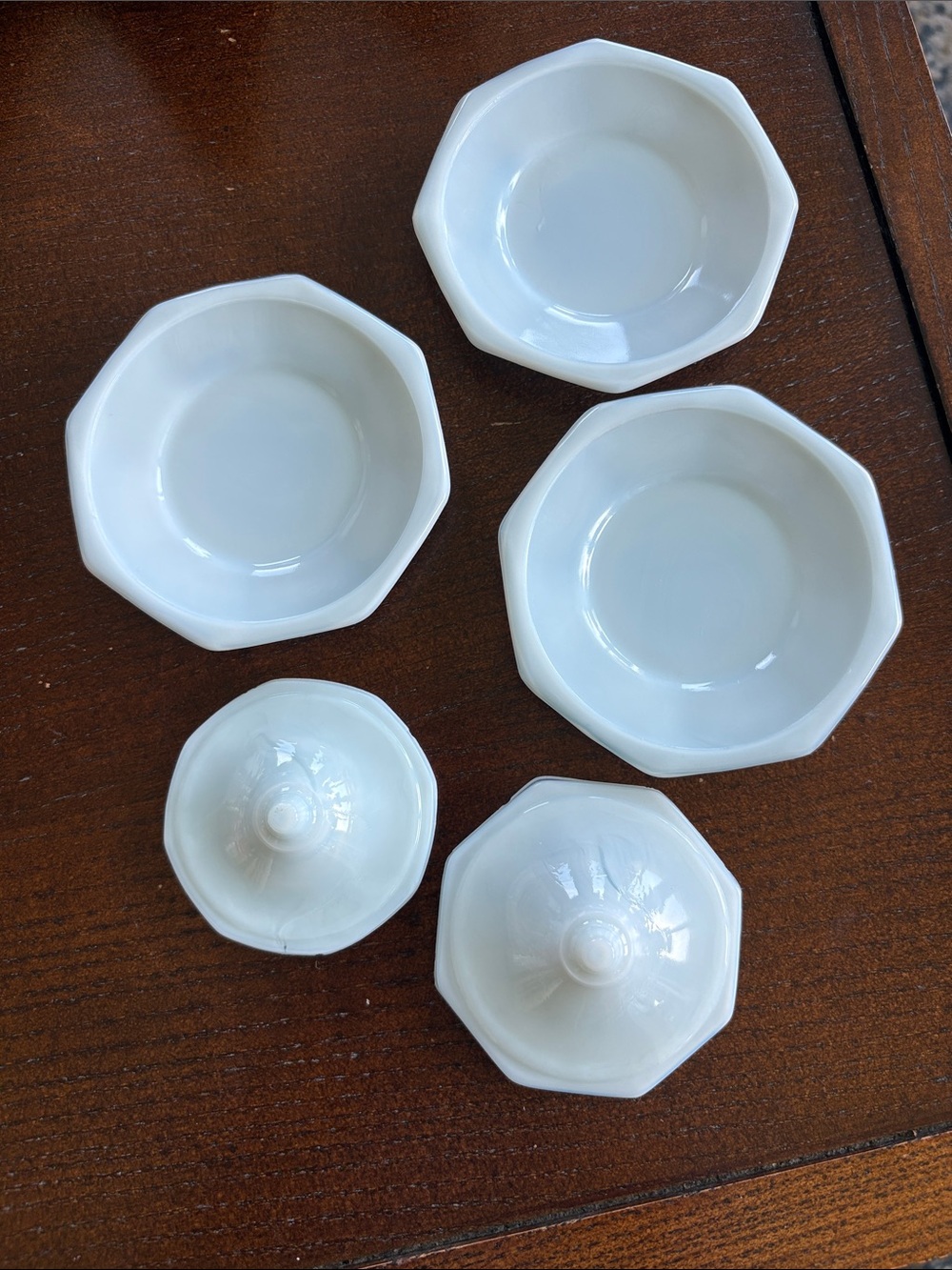 Vintage Akro Agate octagonal child's toy tea set pieces, 3 plates & 2 lids